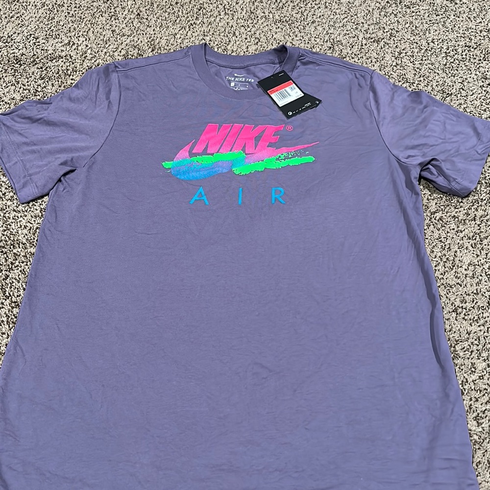New with tags MENS Nike purple tee size LARGE